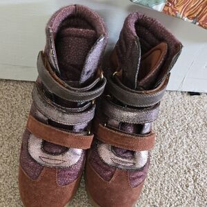 Stylish Women's High-Top Sneakers - Shimmer and Brown 027